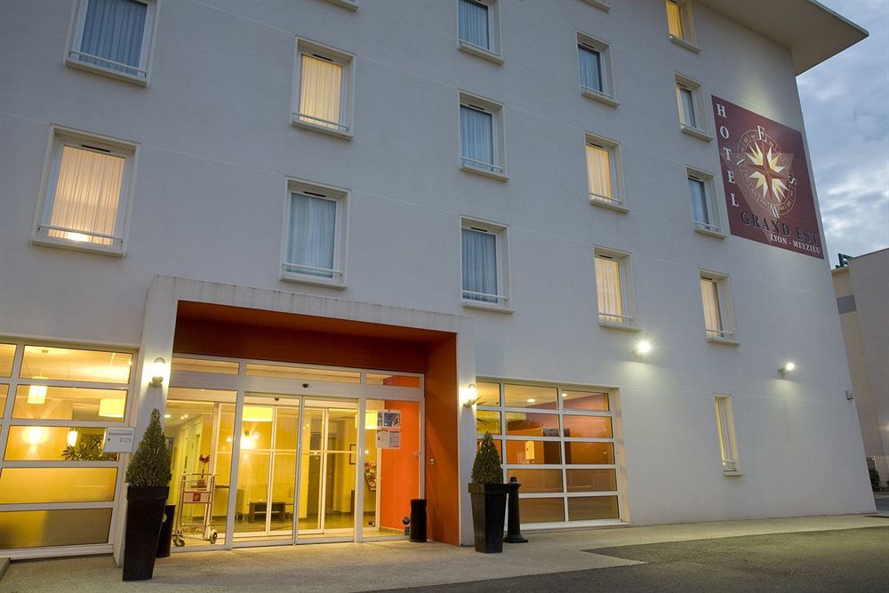 Ibis Styles Lyon Meyzieu Arena Stadium Exterior photo